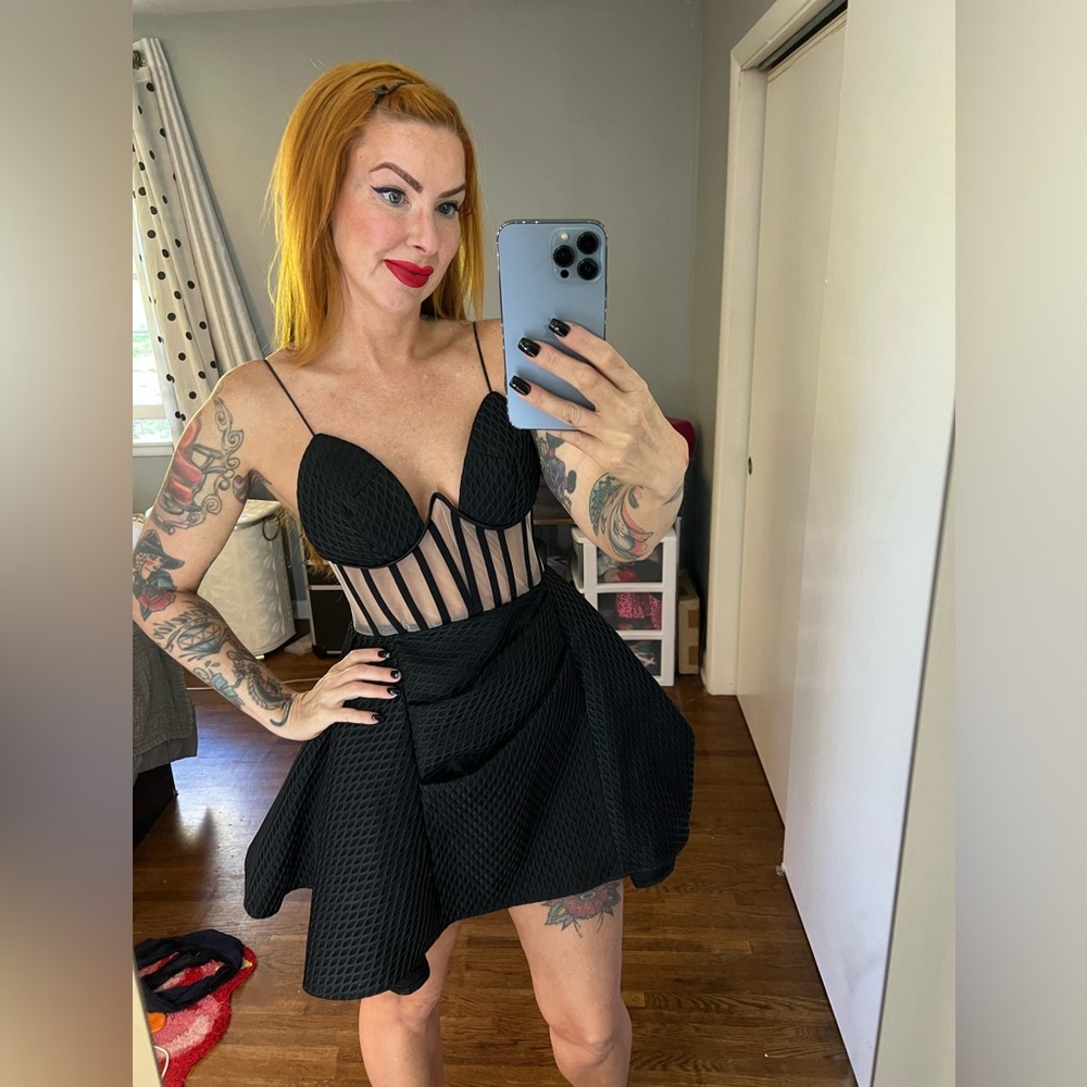 Bella Barnett cocktail dress size medium